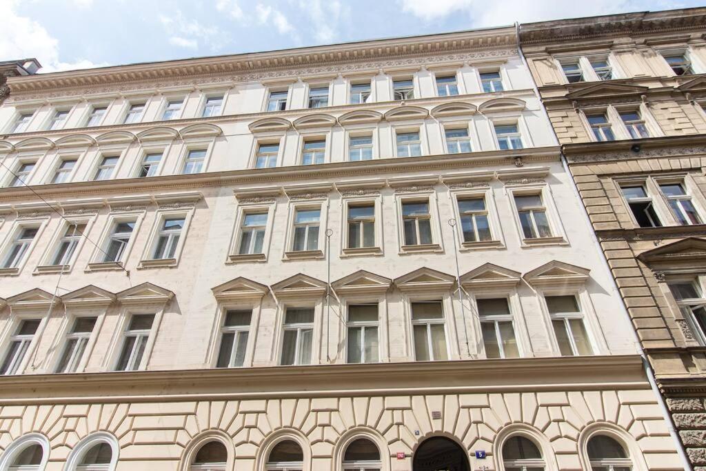 Apartament Studio In The Historic Center Praga Zewnętrze zdjęcie